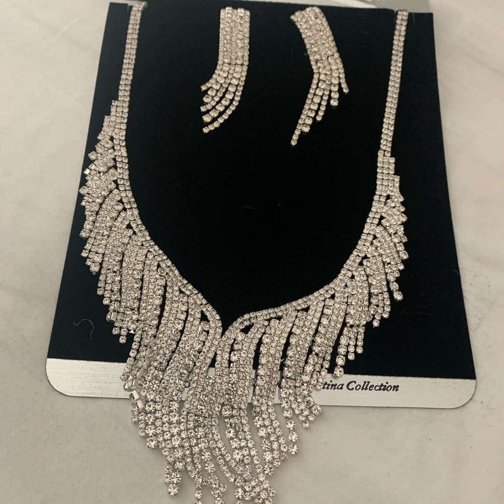 Jewelry Set - Picture 2 of 3